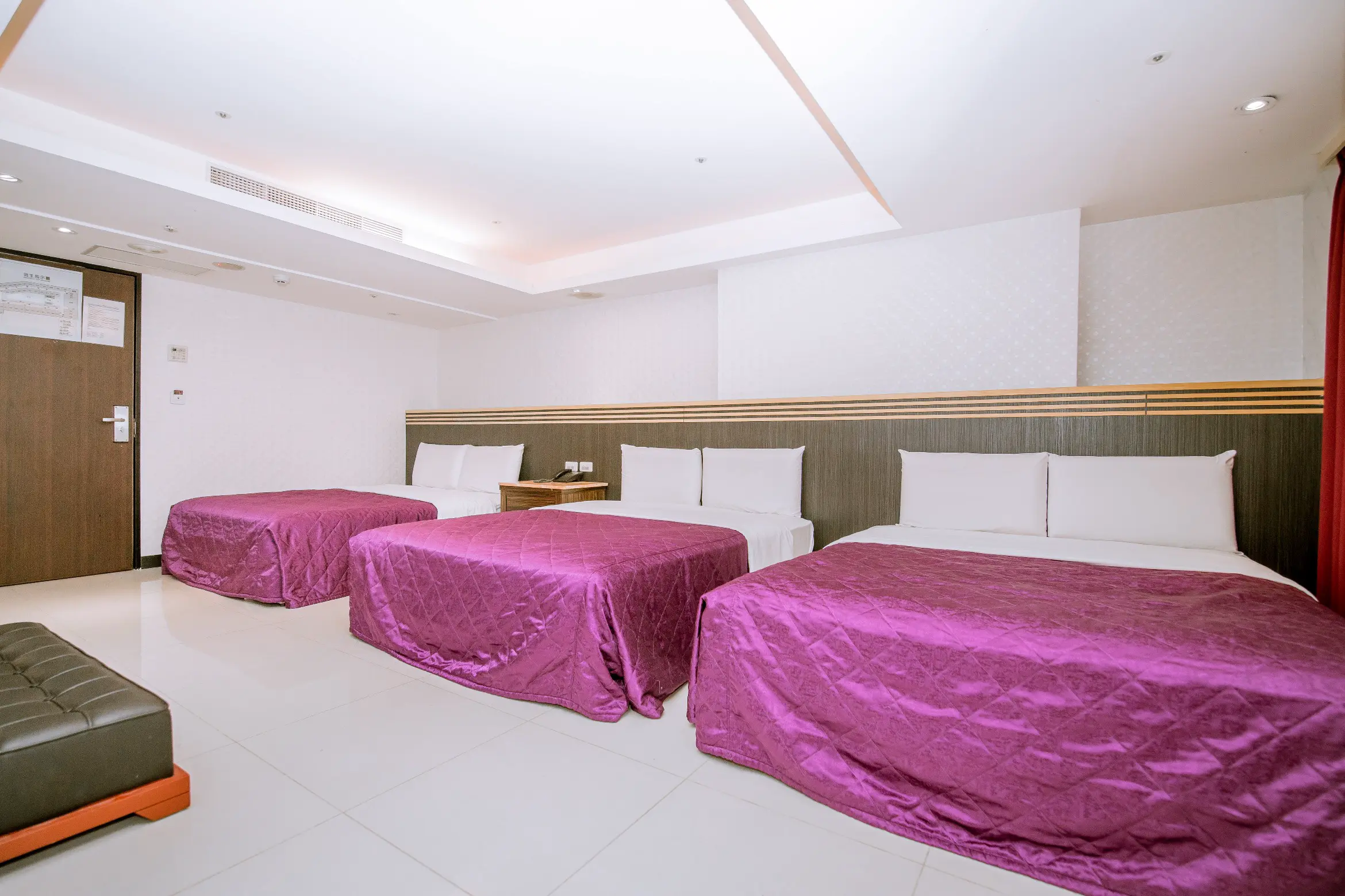 承緻六人客房 DX3D